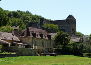 Réservez le Domaine d'Orion pour vos vacances, location modulable de 8 à 20 personnes, proche Sarlat.