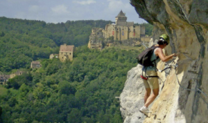 Réservez le Domaine d'Orion pour vos vacances, location modulable de 8 à 20 personnes, proche Sarlat.