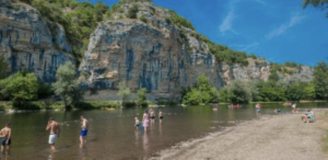 Réservez le Domaine d'Orion pour vos vacances, location modulable de 8 à 20 personnes, proche Sarlat.