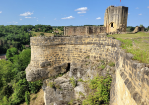 Réservez le Domaine d'Orion pour vos vacances, location modulable de 8 à 20 personnes, proche Sarlat.