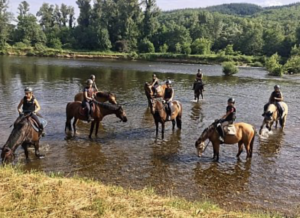 Réservez le Domaine d'Orion pour vos vacances, location modulable de 8 à 20 personnes, proche Sarlat.