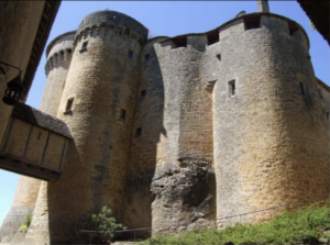 Réservez le Domaine d'Orion pour vos vacances, location modulable de 8 à 20 personnes, proche Sarlat.