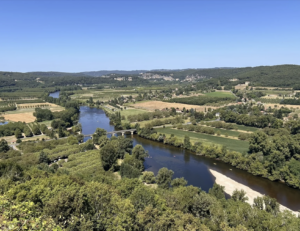 Réservez le Domaine d'Orion pour vos vacances, location modulable de 8 à 20 personnes, proche Sarlat.