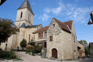 Réservez le Domaine d'Orion pour vos vacances, location modulable de 8 à 20 personnes, proche Sarlat.