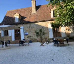 Réservez le Domaine d'Orion pour vos vacances, location modulable de 8 à 20 personnes, proche Sarlat.