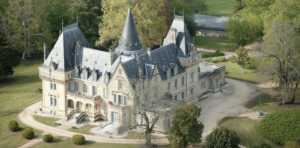 Réservez le Domaine d'Orion pour vos vacances, location modulable de 8 à 20 personnes, proche Sarlat.