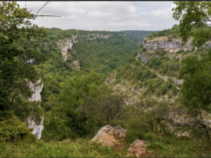 Réservez le Domaine d'Orion pour vos vacances, location modulable de 8 à 20 personnes, proche Sarlat.