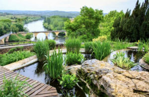 Réservez le Domaine d'Orion pour vos vacances, location modulable de 8 à 20 personnes, proche Sarlat.