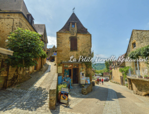 Réservez le Domaine d'Orion pour vos vacances, location modulable de 8 à 20 personnes, proche Sarlat.