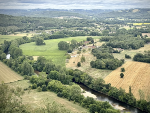 Réservez le Domaine d'Orion pour vos vacances, location modulable de 8 à 20 personnes, proche Sarlat.