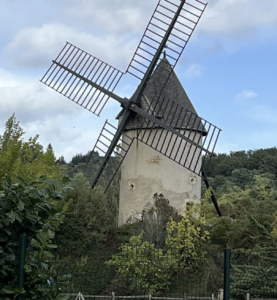 Réservez le Domaine d'Orion pour vos vacances, location modulable de 8 à 20 personnes, proche Sarlat.