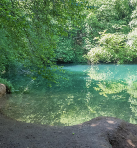 Réservez le Domaine d'Orion pour vos vacances, location modulable de 8 à 20 personnes, proche Sarlat.