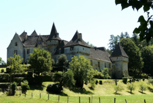 Réservez le Domaine d'Orion pour vos vacances, location modulable de 8 à 20 personnes, proche Sarlat.