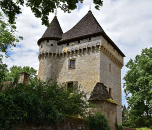 Réservez le Domaine d'Orion pour vos vacances, location modulable de 8 à 20 personnes, proche Sarlat.