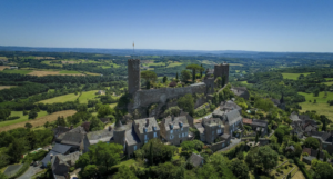 Réservez le Domaine d'Orion pour vos vacances, location modulable de 8 à 20 personnes, proche Sarlat.