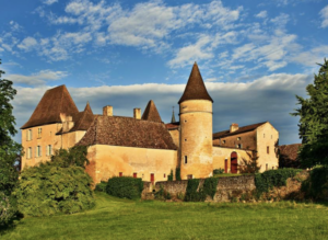 Réservez le Domaine d'Orion pour vos vacances, location modulable de 8 à 20 personnes, proche Sarlat.